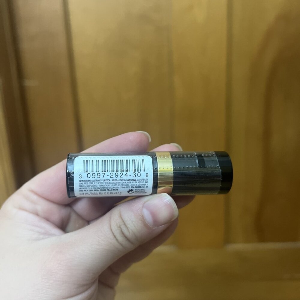 Revlon Super Lustrous Lipstick 830 Rich Girl Red SHINE NEW SEALED - Picture 3 of 4